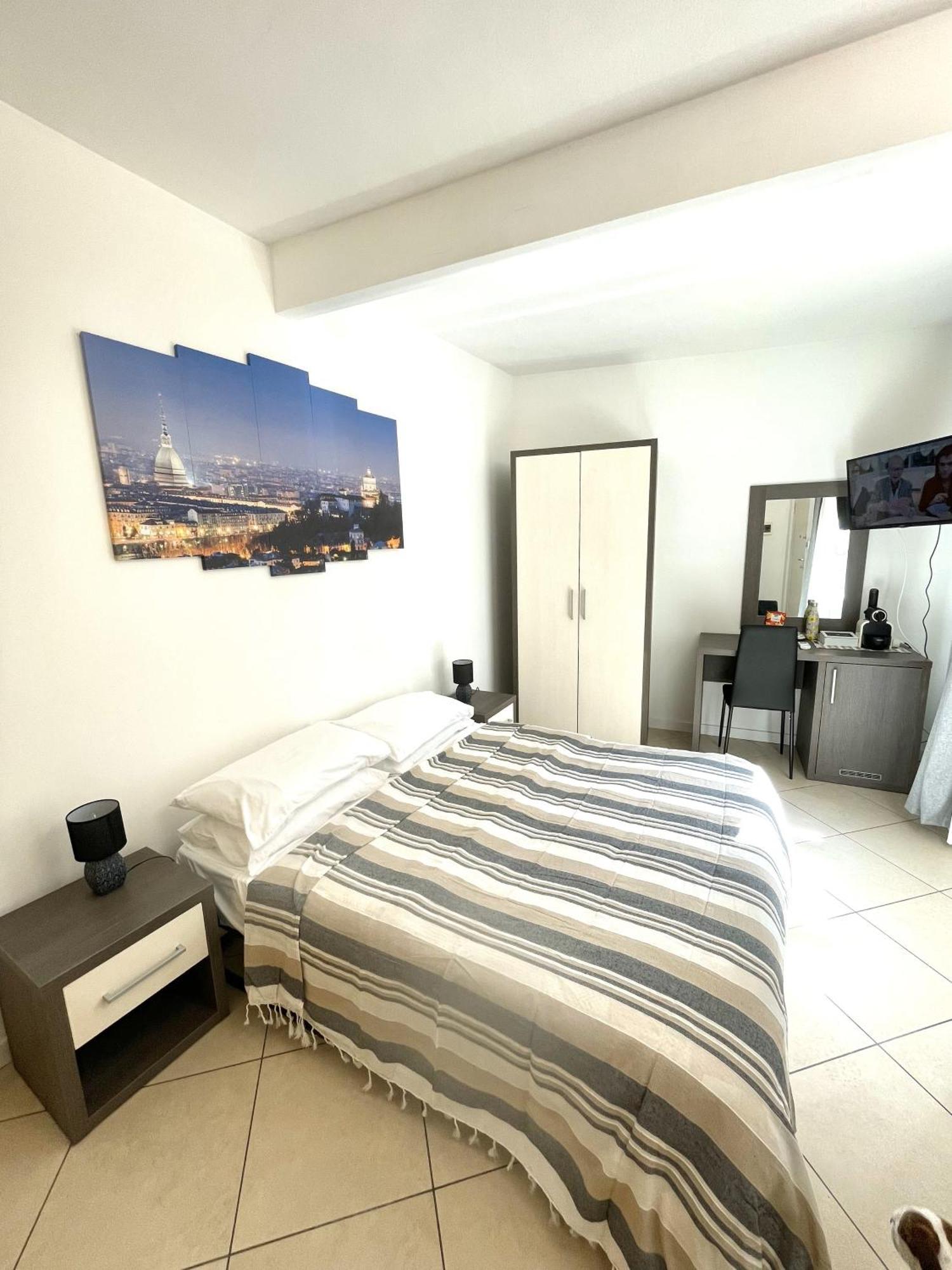 Toret Vanchiglia Studio Apartment Torino Eksteriør bilde